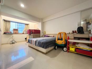 近捷運電梯４房坡平車位