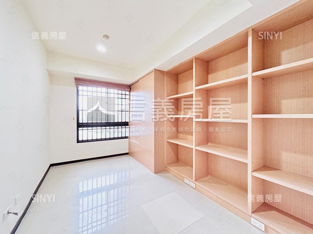 五星一品三房房屋室內格局與周邊環境