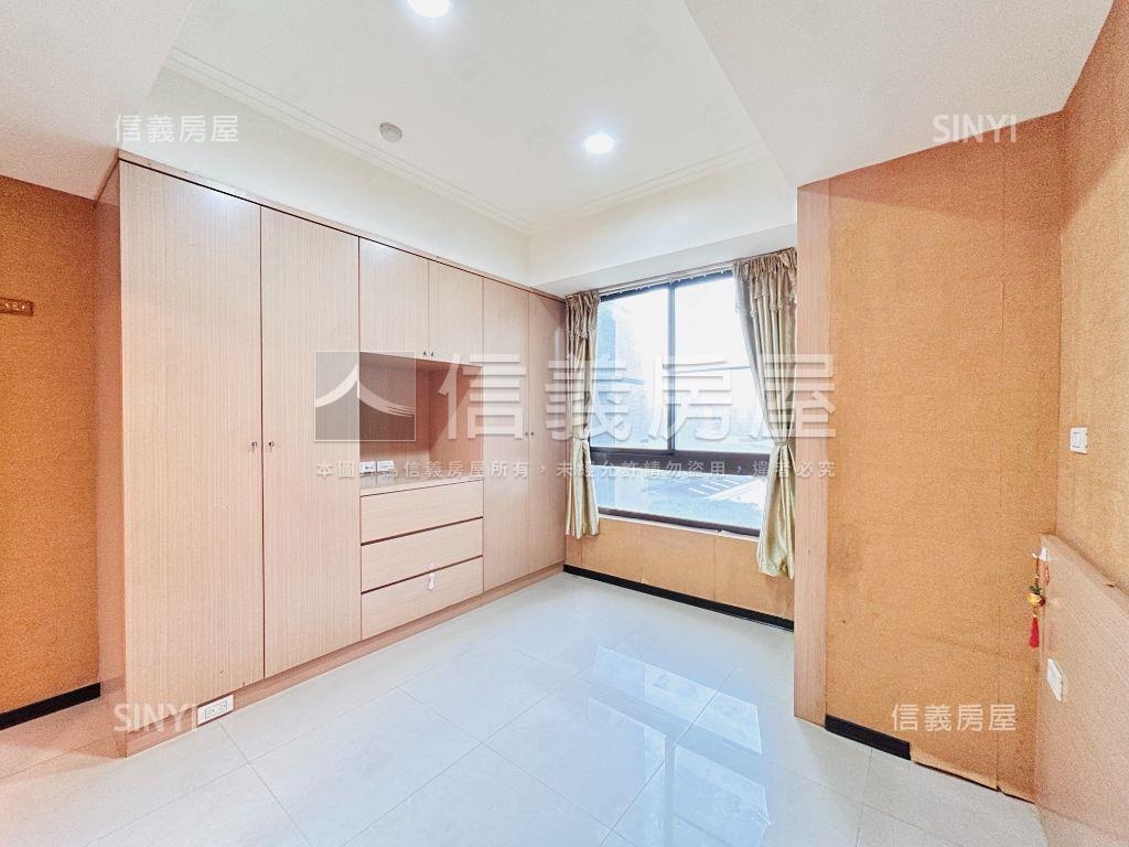 五星一品三房房屋室內格局與周邊環境