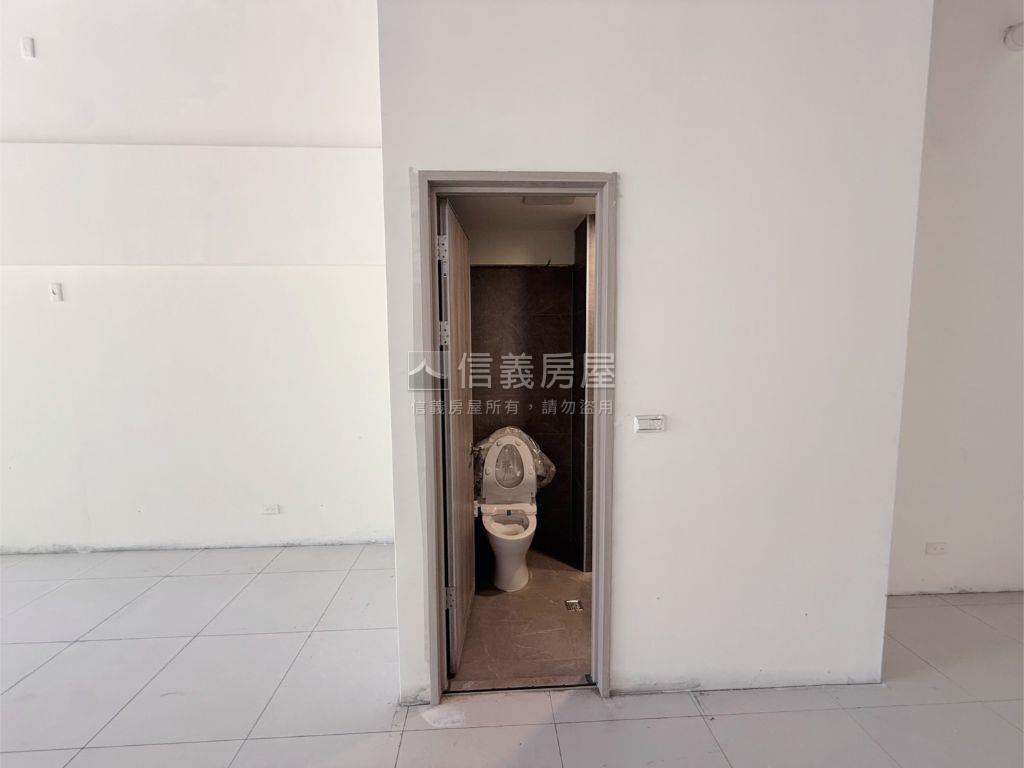 東區台中新站店面房屋室內格局與周邊環境