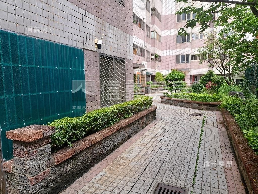 芳鄰名邸視野混搭風五房房屋室內格局與周邊環境