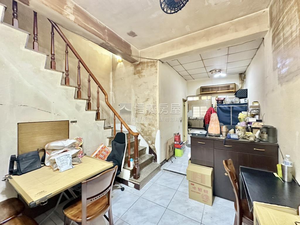 府安路近北區傳統透天房屋室內格局與周邊環境