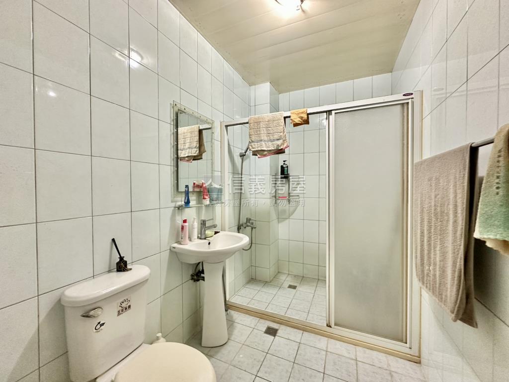 府安路近北區傳統透天房屋室內格局與周邊環境
