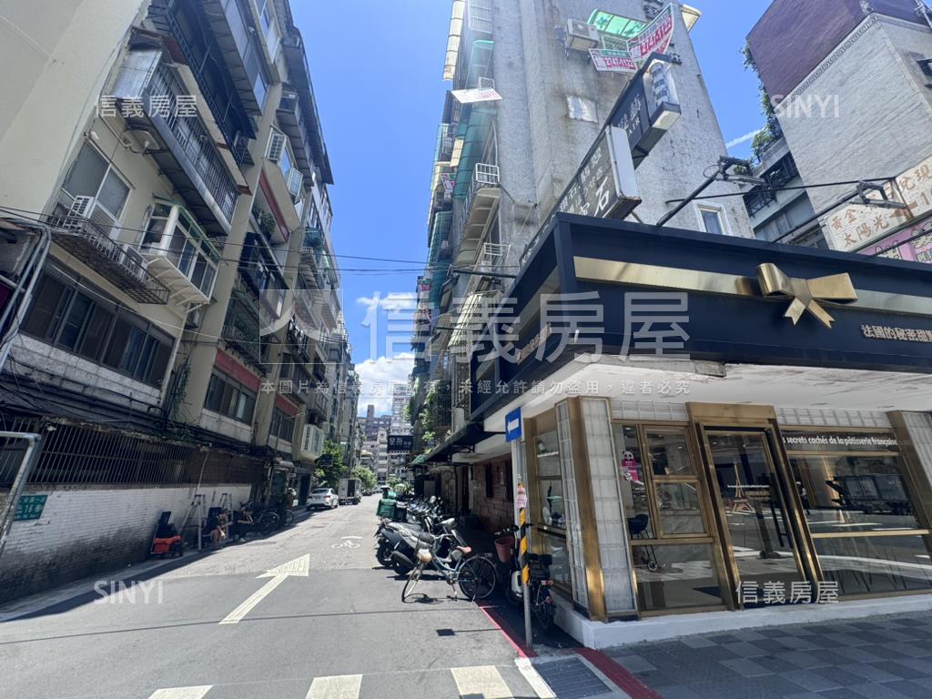 東區香檳ＳＯＧＯ精品套房房屋室內格局與周邊環境