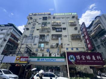 東區香檳ＳＯＧＯ精品套房