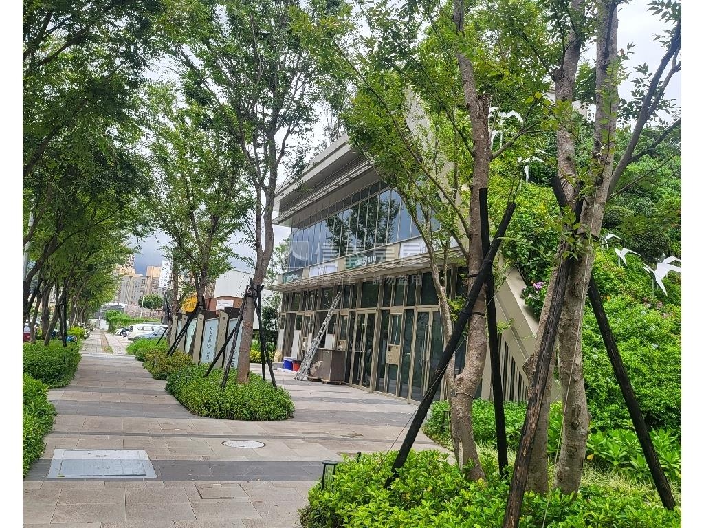精銳店鋪雙店面房屋室內格局與周邊環境