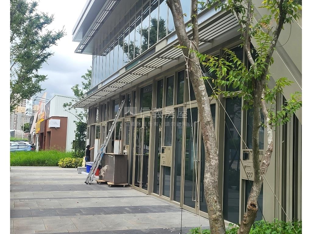 精銳店鋪雙店面房屋室內格局與周邊環境