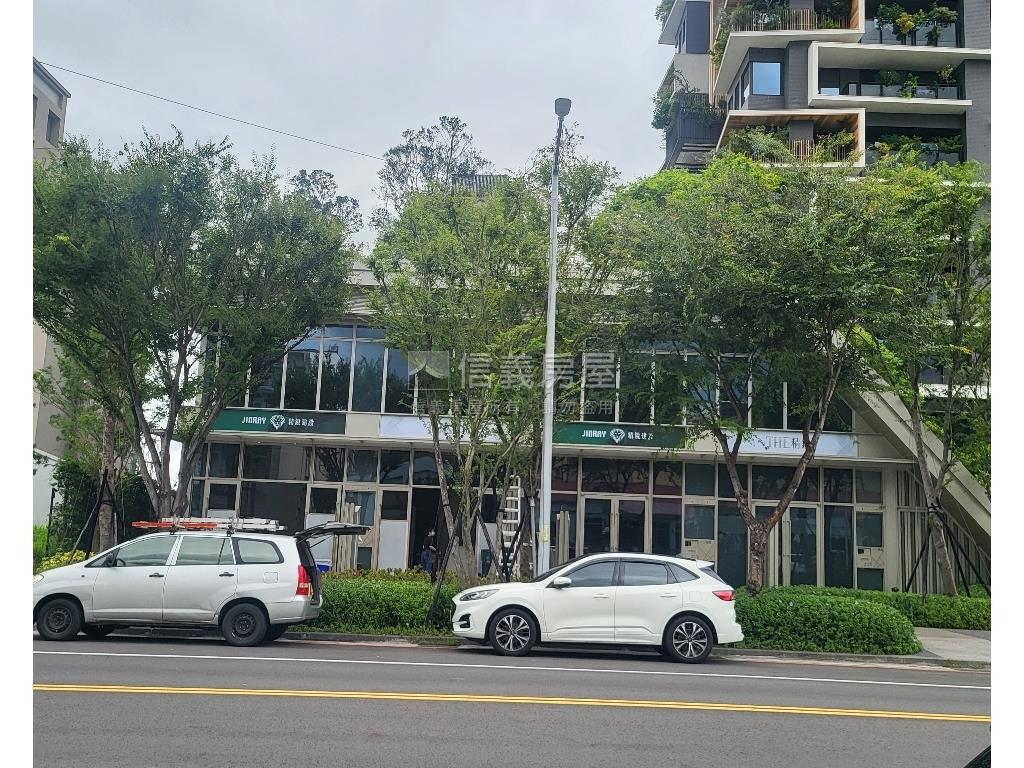 精銳店鋪雙店面房屋室內格局與周邊環境