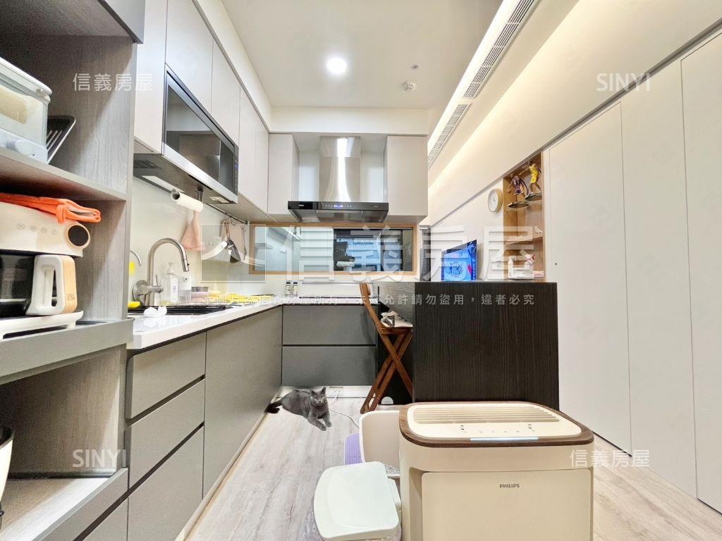 帝國頂客裝潢兩房車位房屋室內格局與周邊環境