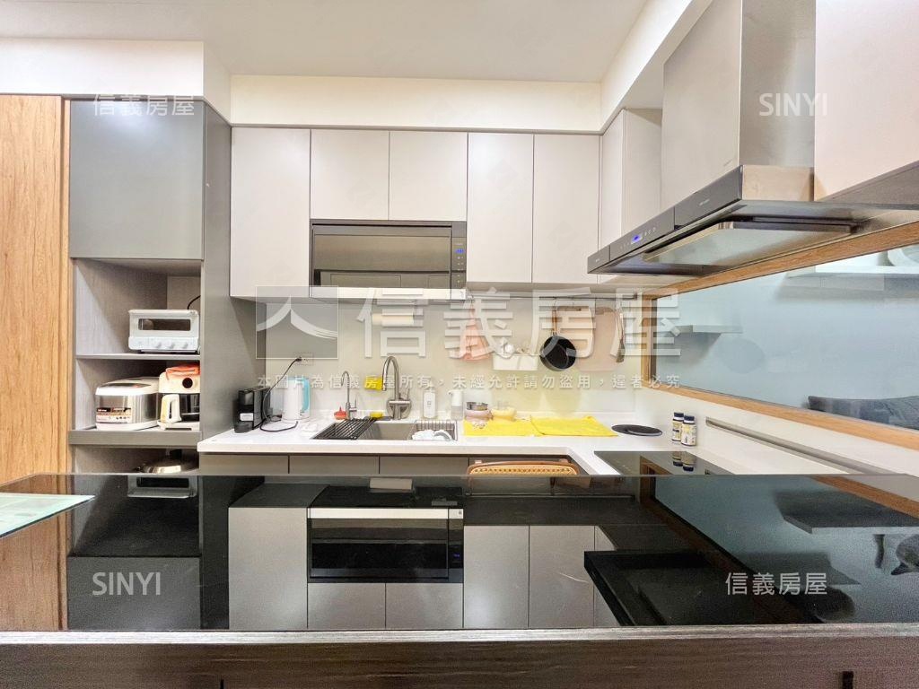 帝國頂客裝潢兩房車位房屋室內格局與周邊環境