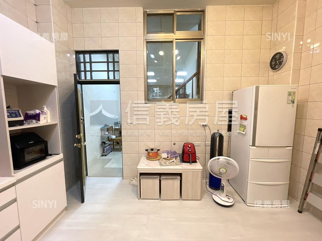 近中山商圈震後臨路店墅房屋室內格局與周邊環境