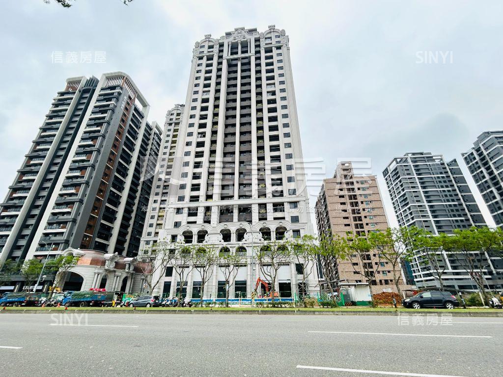 稀有溫莎堡兩房車位釋出房屋室內格局與周邊環境