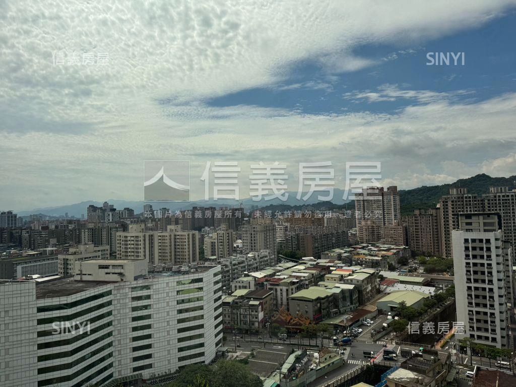台灣科技Ａ辦高樓景觀三車房屋室內格局與周邊環境