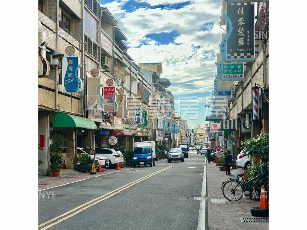樹仁商圈旁臨路透天店面房屋室內格局與周邊環境