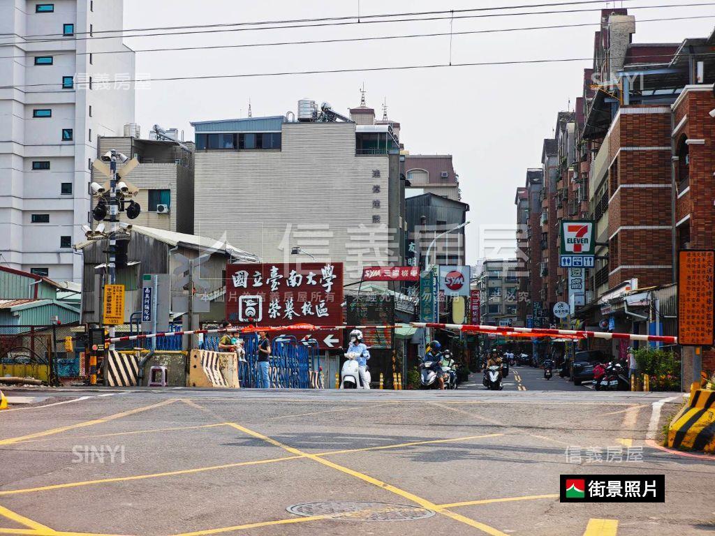 榮譽街小資正路店面房屋室內格局與周邊環境