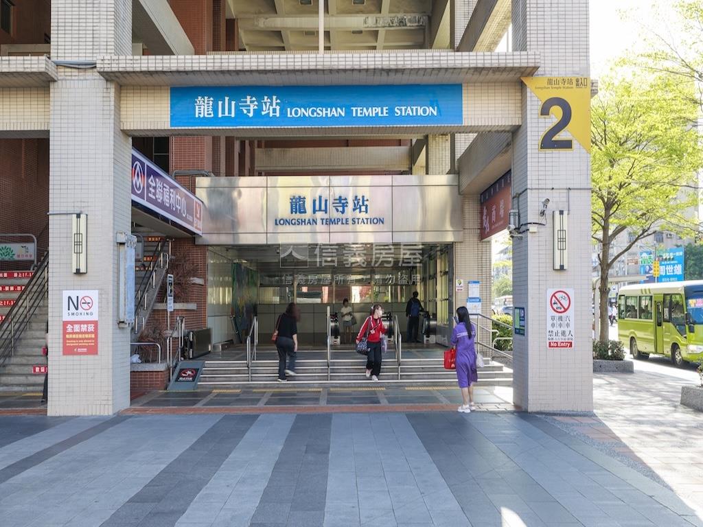 萬象ሻ丘房屋室內格局與周邊環境