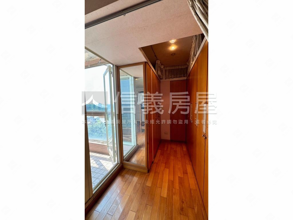 日月光高樓景觀帶車位房屋室內格局與周邊環境
