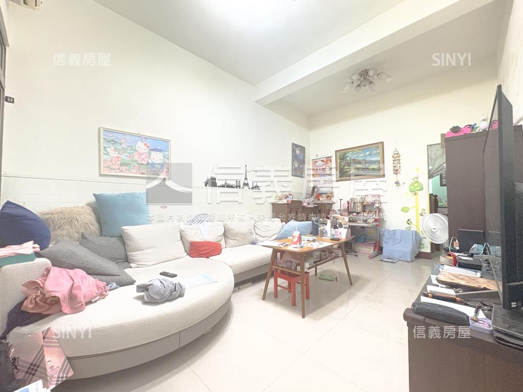 建工大昌商圈有間棒透天房屋室內格局與周邊環境