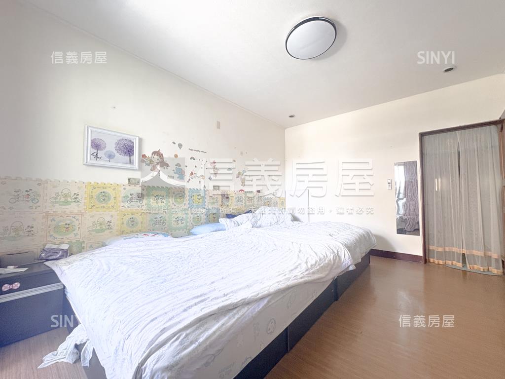建工大昌商圈有間棒透天房屋室內格局與周邊環境