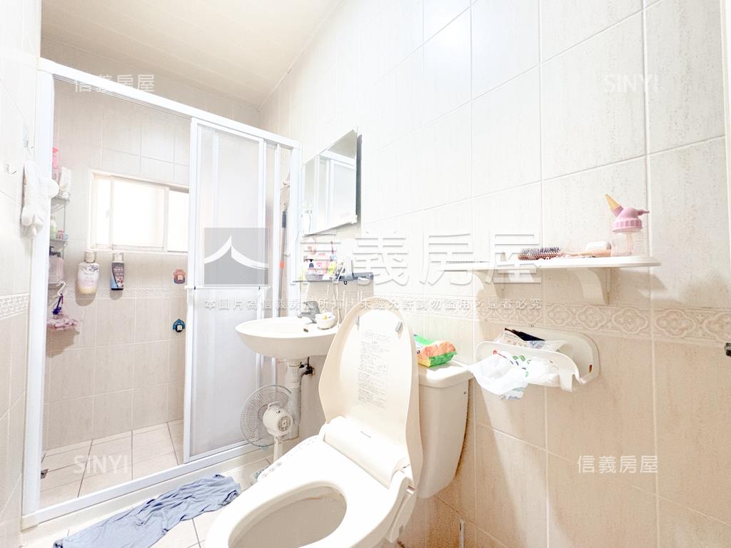 建工大昌商圈有間棒透天房屋室內格局與周邊環境
