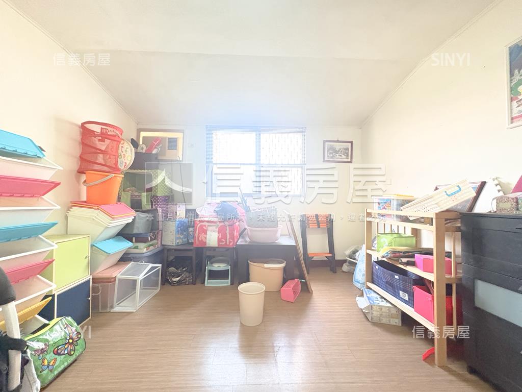 建工大昌商圈有間棒透天房屋室內格局與周邊環境