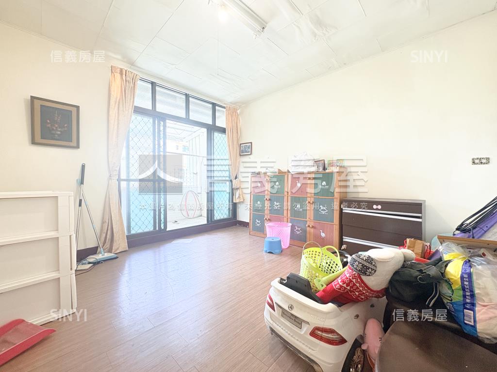建工大昌商圈有間棒透天房屋室內格局與周邊環境
