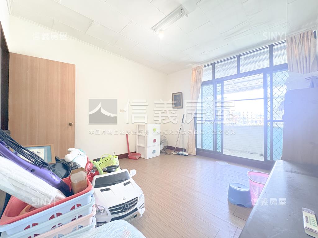 建工大昌商圈有間棒透天房屋室內格局與周邊環境