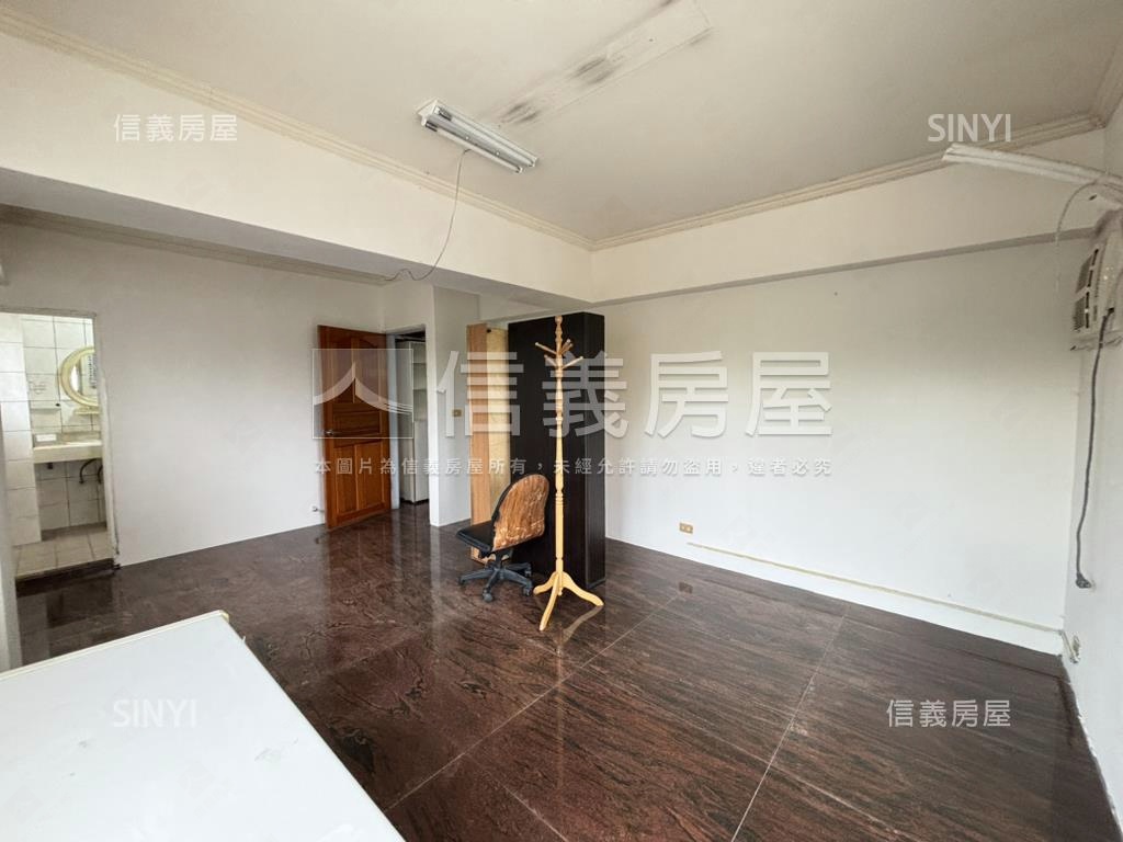 捷運旁一層一戶華廈房屋室內格局與周邊環境