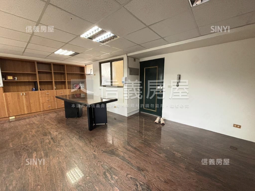 捷運旁一層一戶華廈房屋室內格局與周邊環境
