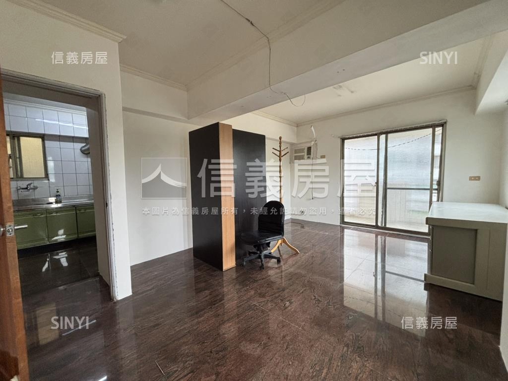 捷運旁一層一戶華廈房屋室內格局與周邊環境