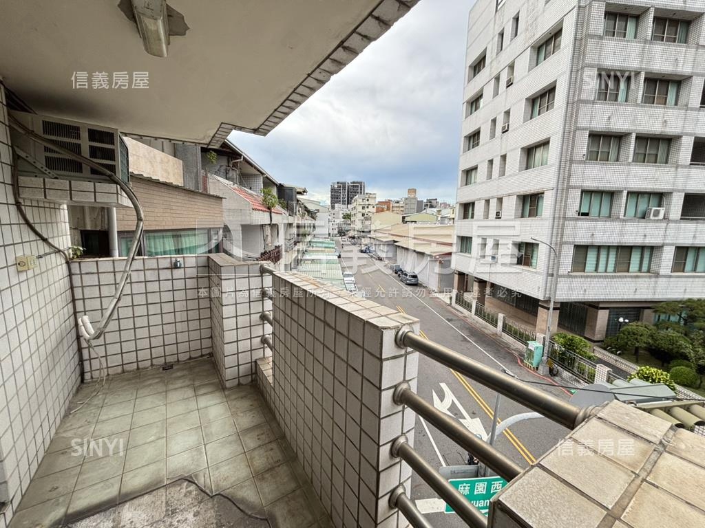 捷運旁一層一戶華廈房屋室內格局與周邊環境