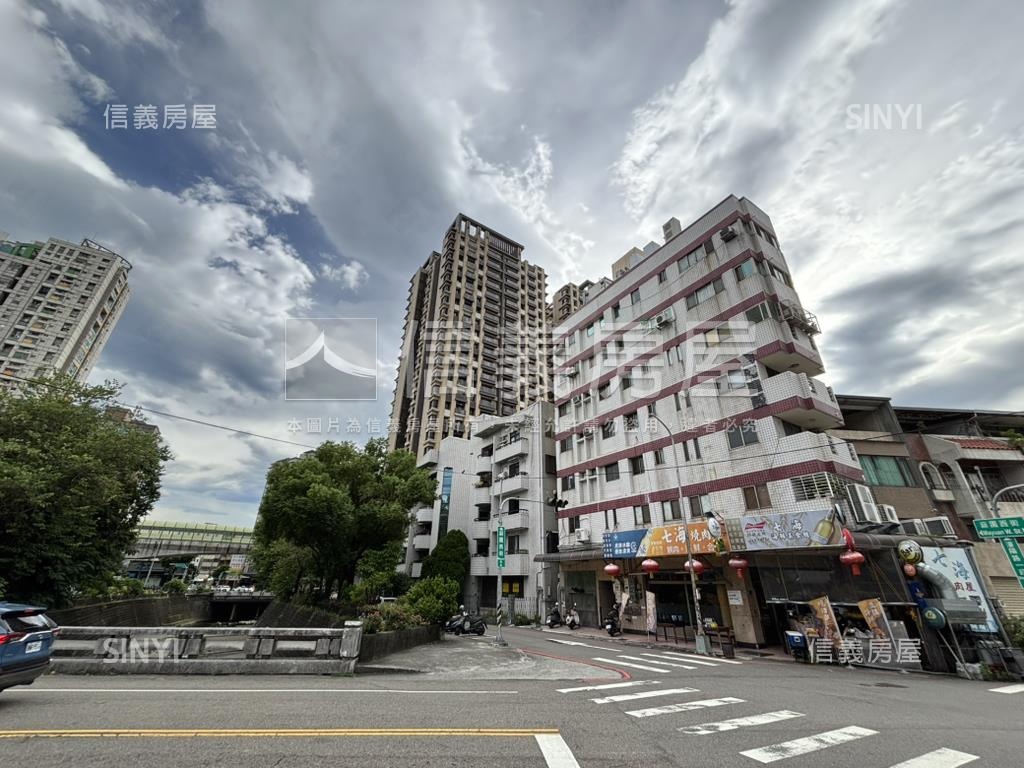 捷運旁一層一戶華廈房屋室內格局與周邊環境
