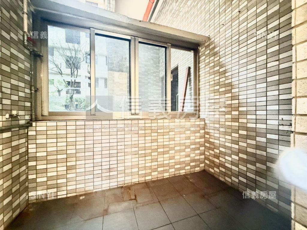 雲鼎店面＆二樓辦公室房屋室內格局與周邊環境