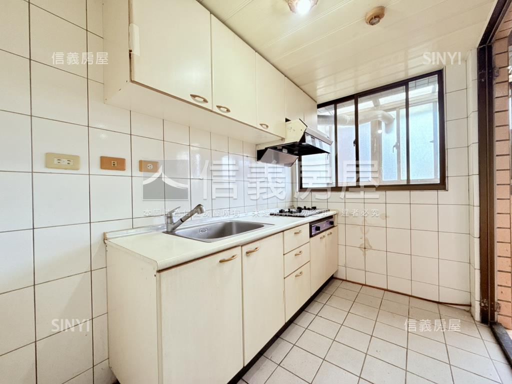 校園狀元地露台景觀有車位房屋室內格局與周邊環境