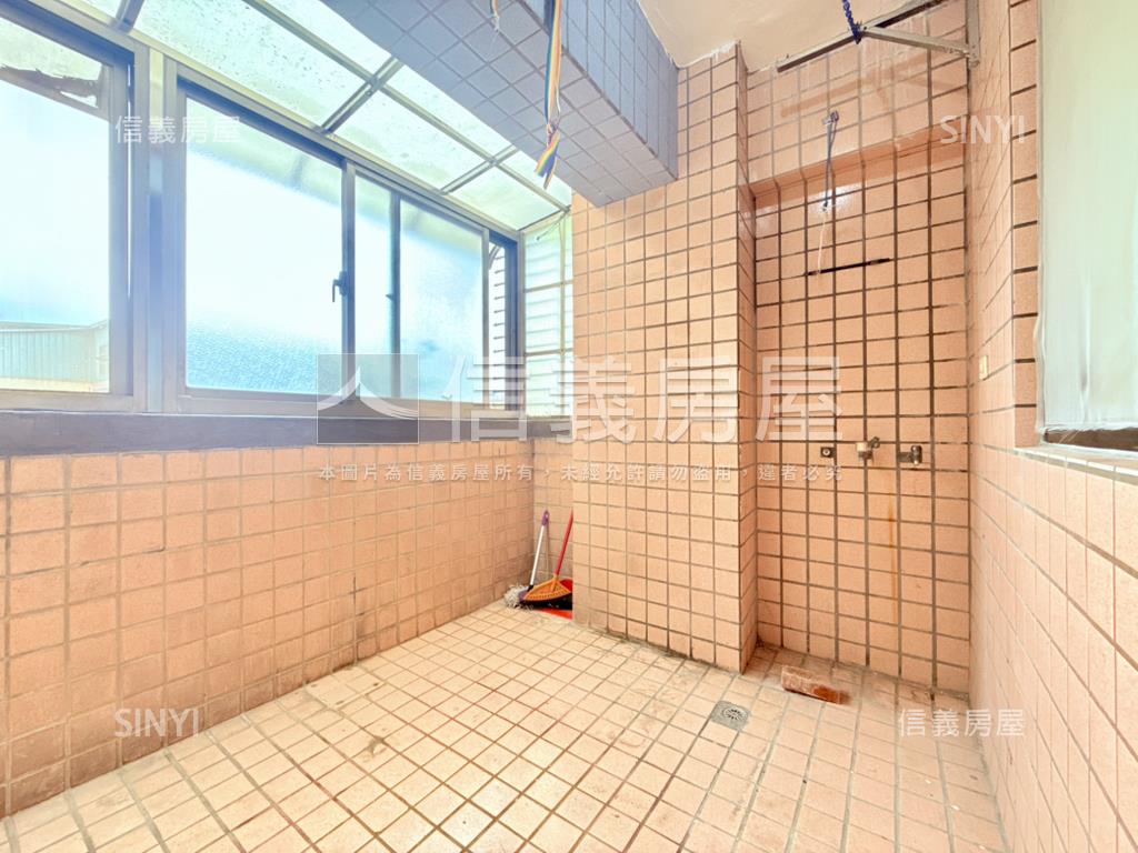 校園狀元地露台景觀有車位房屋室內格局與周邊環境