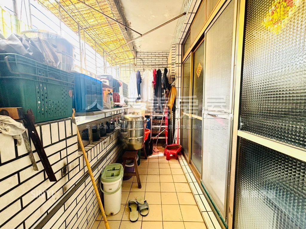 近江子翠捷運站方正的公寓房屋室內格局與周邊環境
