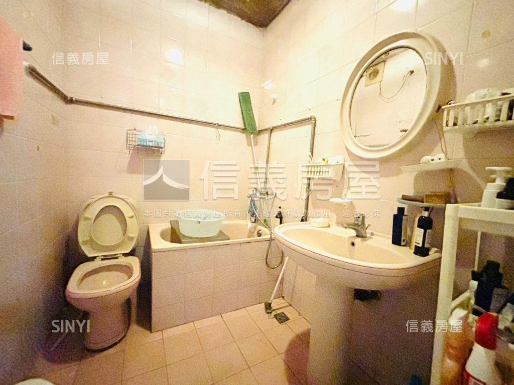 近江子翠捷運站方正的公寓房屋室內格局與周邊環境