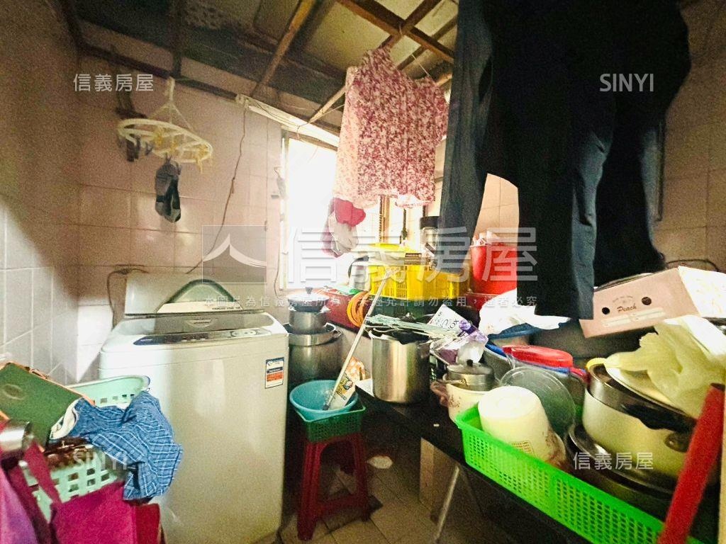 近江子翠捷運站方正的公寓房屋室內格局與周邊環境