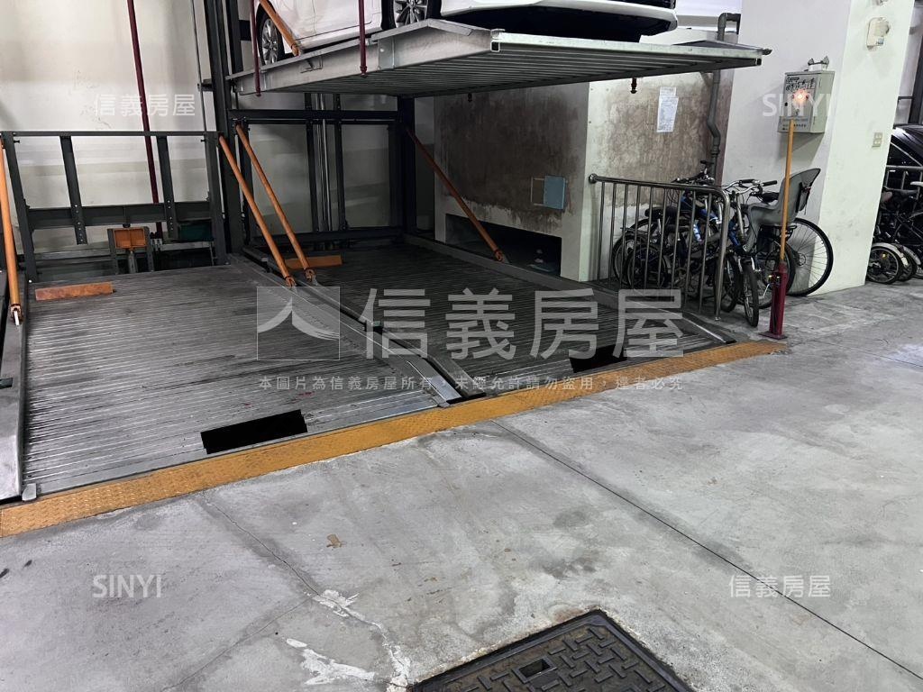 【雲崗】搭捷運取愛車車位房屋室內格局與周邊環境