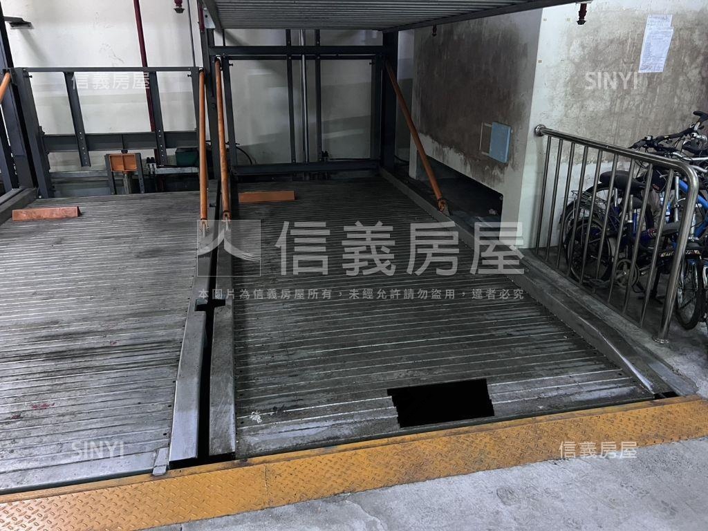 【雲崗】搭捷運取愛車車位房屋室內格局與周邊環境
