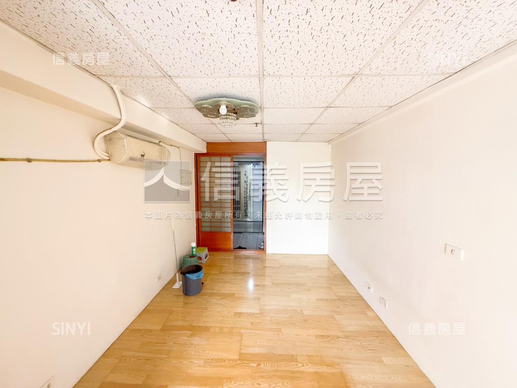 五權車站旁有陽台套房房屋室內格局與周邊環境
