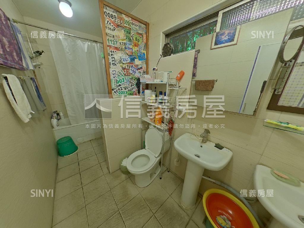 莊敬路稀有一樓經典店住房屋室內格局與周邊環境