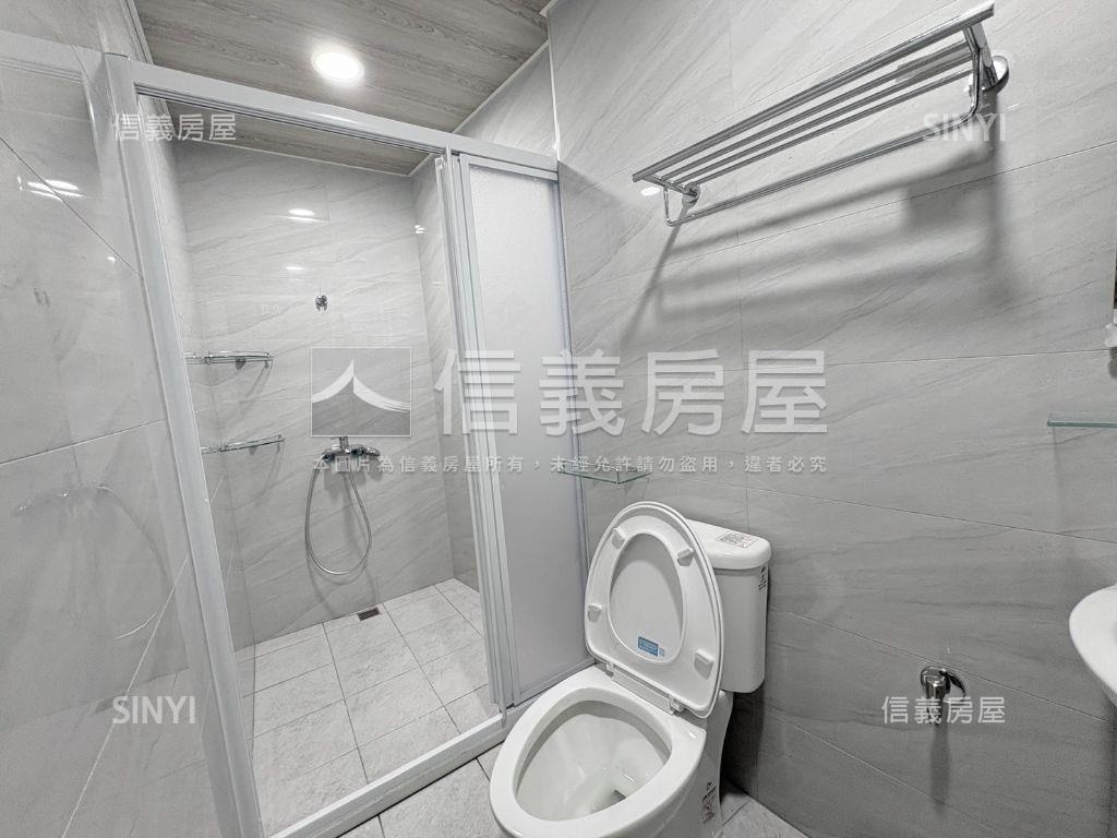 五華苑約１年新成屋透天房屋室內格局與周邊環境