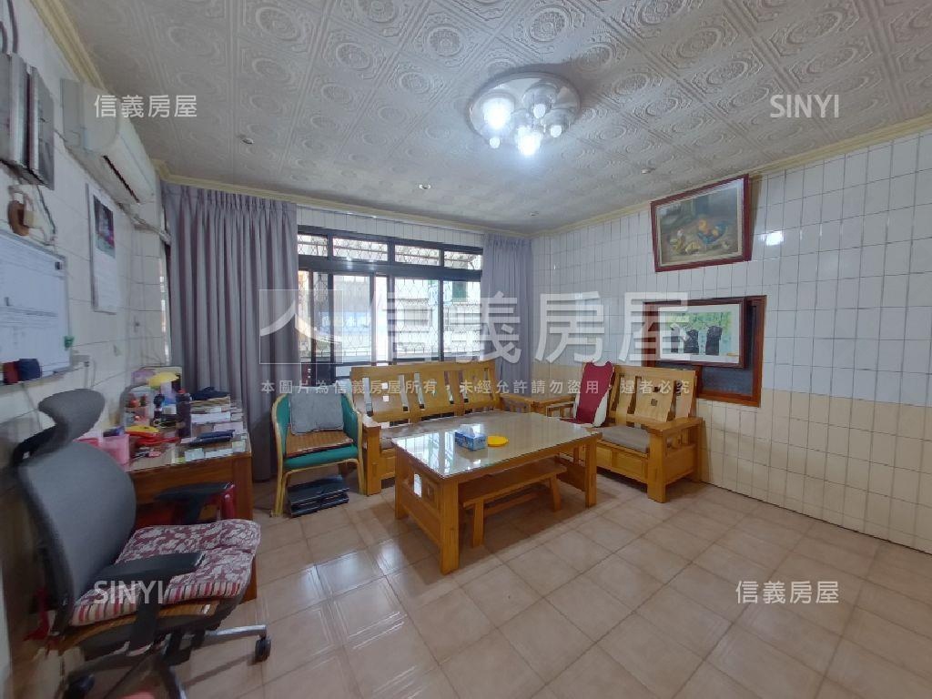 專任中正西大面寬透天店面房屋室內格局與周邊環境