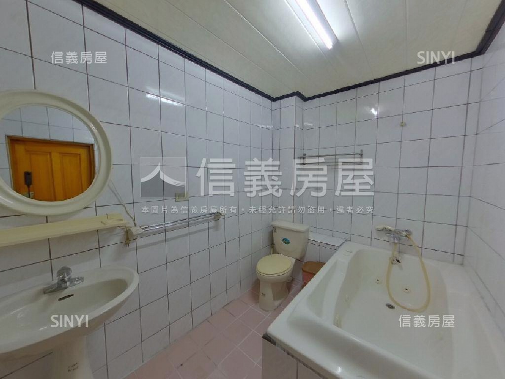 專任中正西大面寬透天店面房屋室內格局與周邊環境