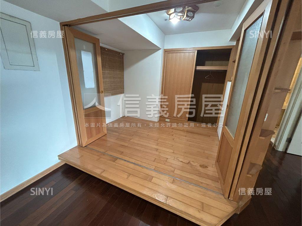 中央新村高樓河岸美景房屋室內格局與周邊環境