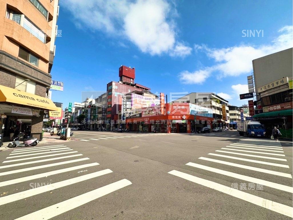南屯近捷運順向大面寬角店房屋室內格局與周邊環境