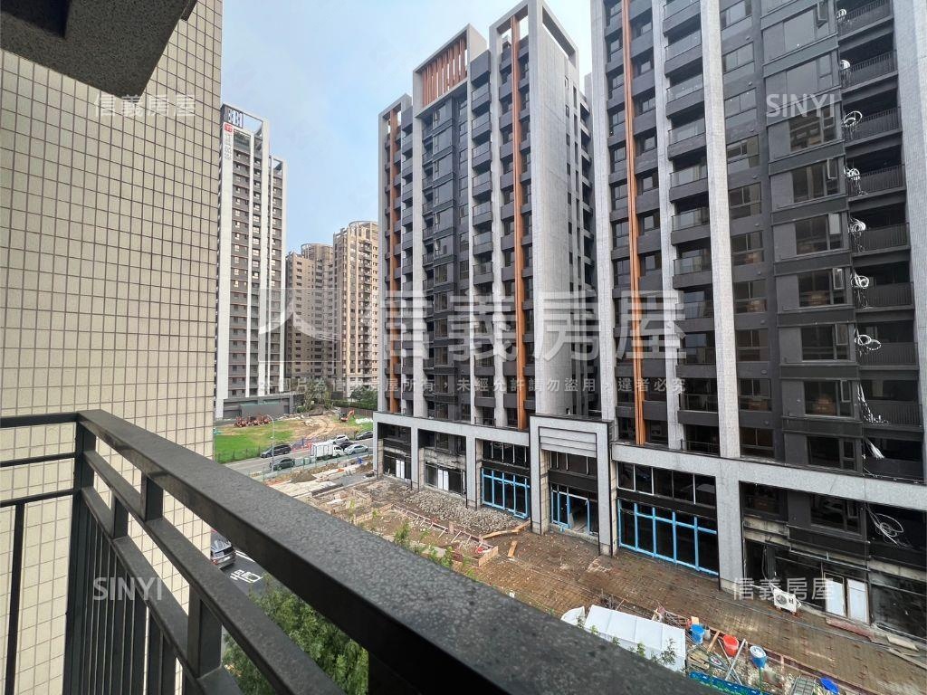 八擴雲鼎大空間４房雙車位房屋室內格局與周邊環境