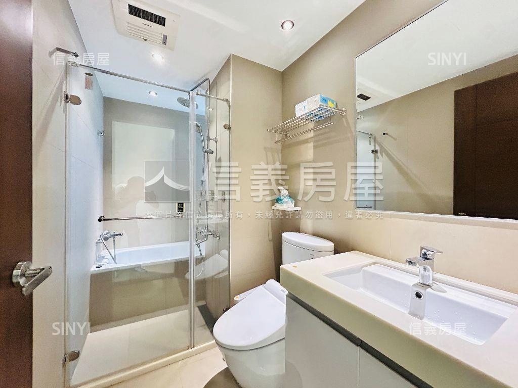 近捷運高樓兩房車位房屋室內格局與周邊環境