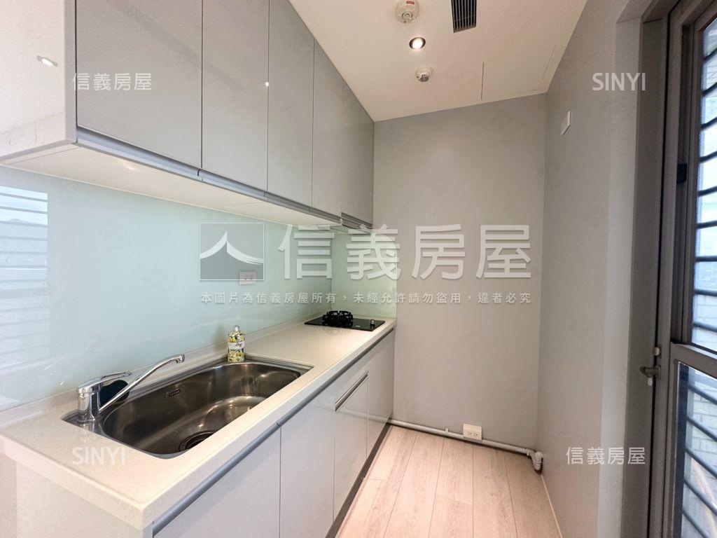 近捷運高樓兩房車位房屋室內格局與周邊環境